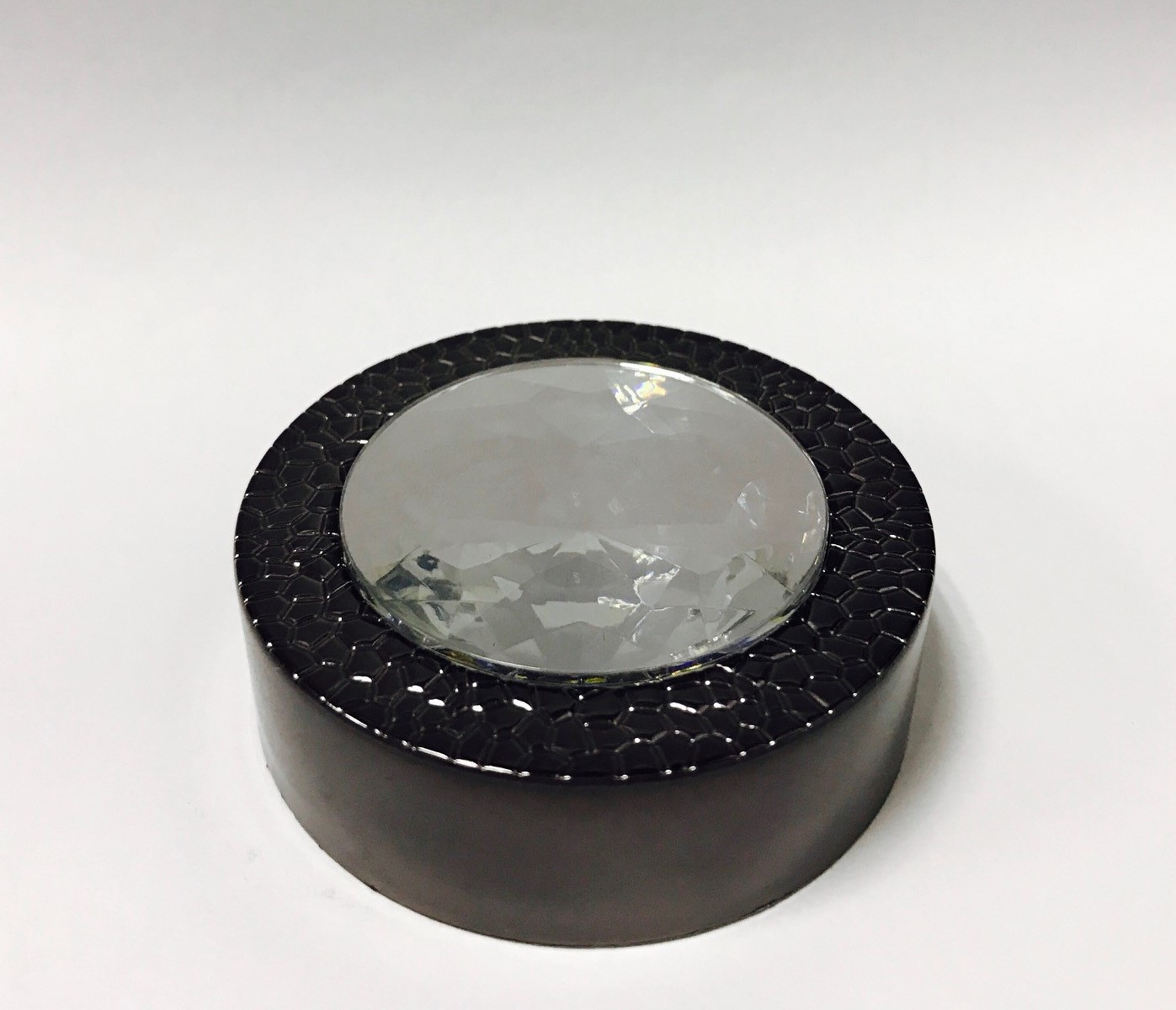 Diamond cap for skincare packaging